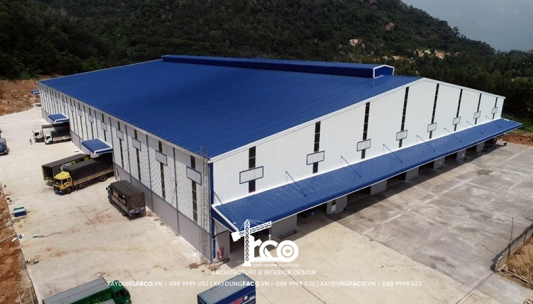Công ty xây dựng nhà xưởng tại TPHCM loại nhà xưởng xi măng cốt thép, 2 mái dốc