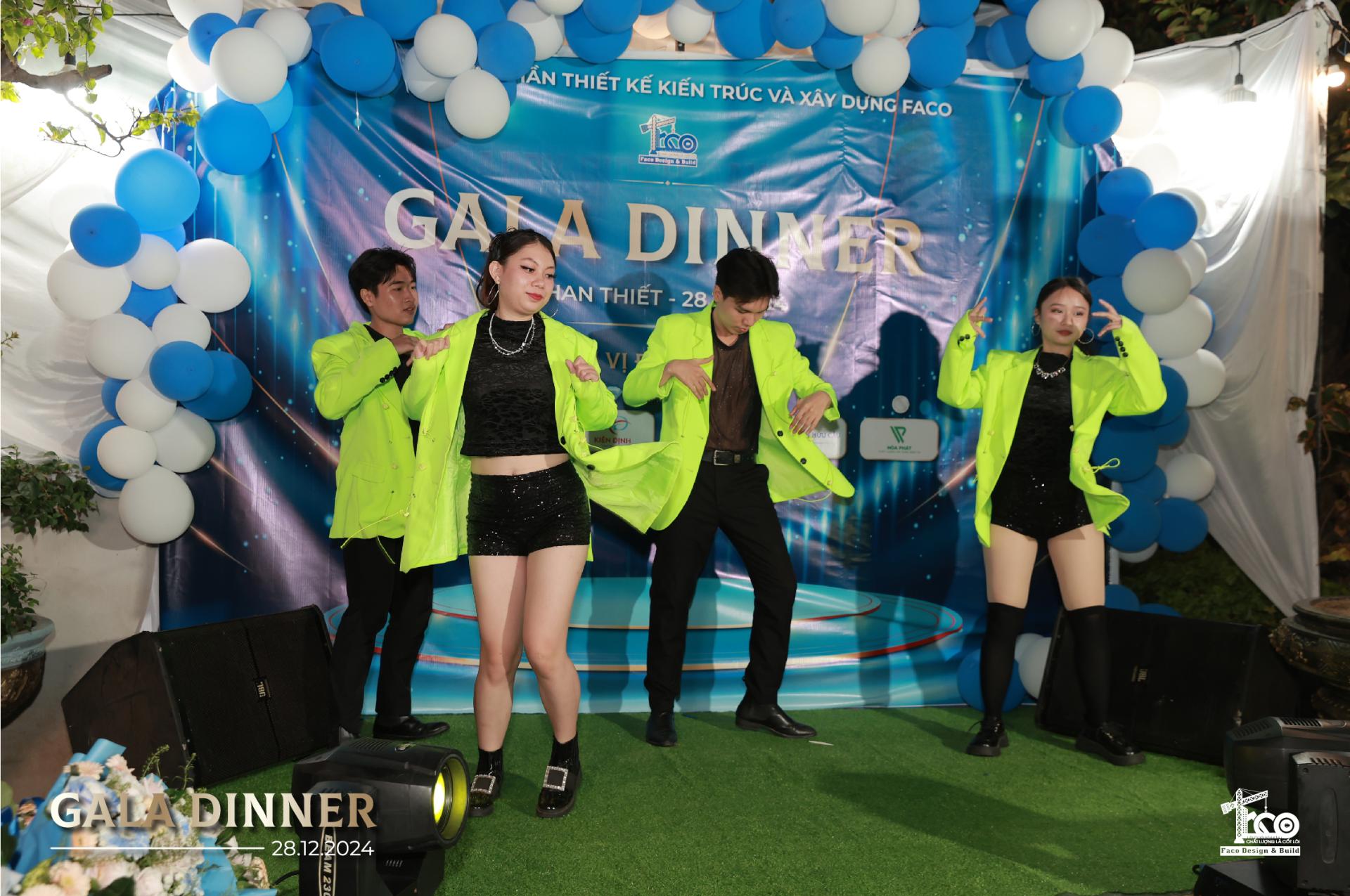 Những tiết mục nhảy sôi động trong đêm Gala Dinner 2024 của công ty Faco Design & Build Những tiết mục nhảy sôi động trong đêm Gala Dinner 2024 của công ty Faco Design & Build