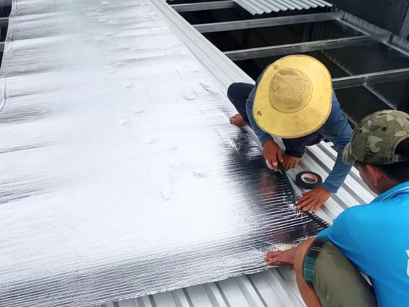Thi công chống nóng mái nhà bằng túi khí cách nhiệt Thi công chống nóng mái nhà bằng túi khí cách nhiệt