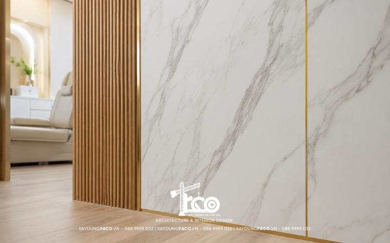 Các vật liệu đặc thù như PVC vân đá, lam sóng, nẹp inox và sàn kháng khuẩn được Faco ứng dụng trong thi công phòng khám